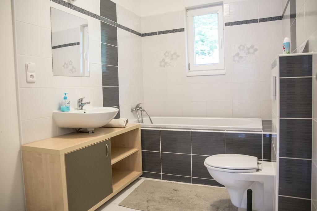 منزل الضيف أوسترافيس  في Apartman Zlatonka المظهر الخارجي الصورة