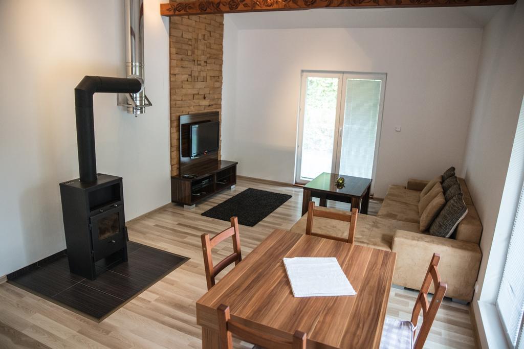 منزل الضيف أوسترافيس  في Apartman Zlatonka المظهر الخارجي الصورة